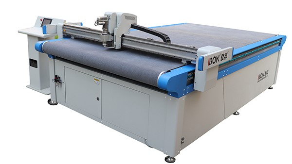 旅行包休閑包裁剪機，全自動皮革箱包切割機