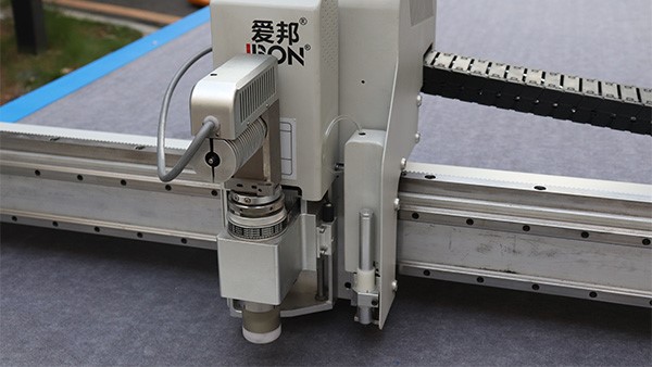 一臺(tái)皮革裁切機(jī)需要多少錢(qián)