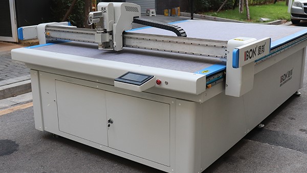 不同形狀的KT板怎么裁，KT板切割機(jī)。