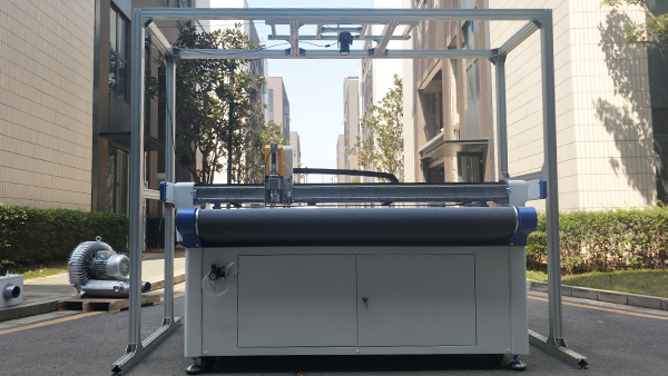 格子布全自動裁剪機(jī)